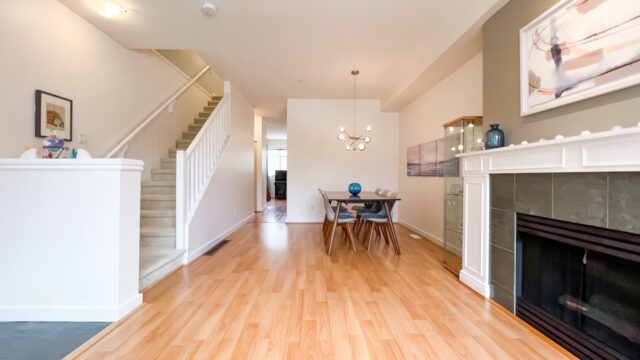 3 Bedrooms Townhouse at The Bordeaux at Champlain Gardens
