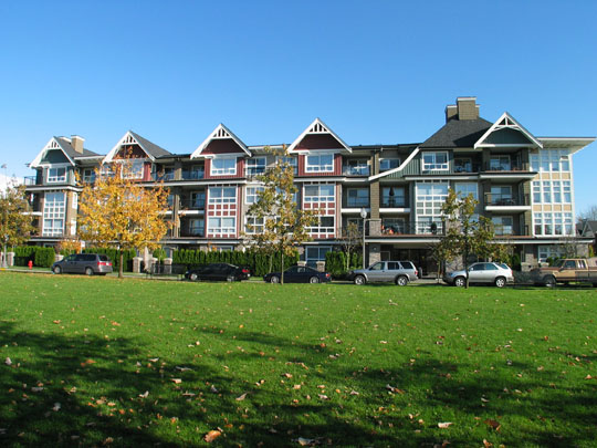 2 Bedrooms Apartment In The Brittany At Champlain Gardens