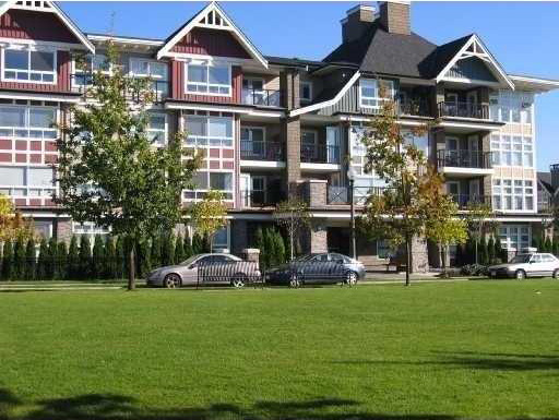 Spacious 2 Bedrooms Apartment In The Brittany At Champlain Gardens