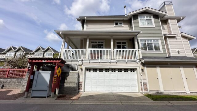 Most Desirable 4-bedroom Townhouse with Double Side-by-Side Garage